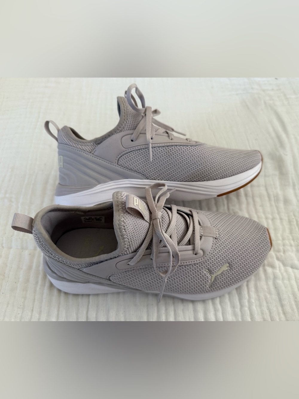 NWOT Puma Softride Ruby Luxe Femme Sneakers Size 8